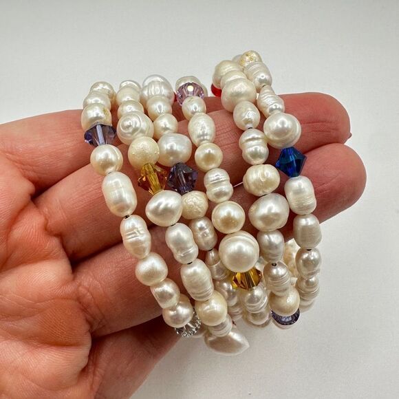 Genuine freshwater Pearls and crystal beaded, memory wire coil bracelet! - Picture 8 of 10